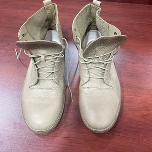 Clarks Low Tie Up Boot Size 11.5 M